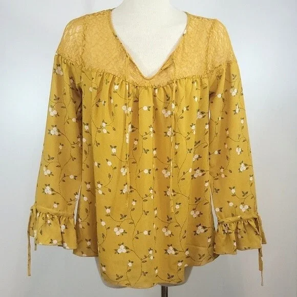 MODCLOTH Floral Lace V-neck Top size S - Picture 1 of 9